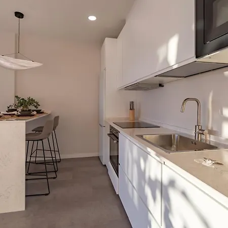 Whalehouse 2 - Terrace & Sea View - Wifi Apartment *